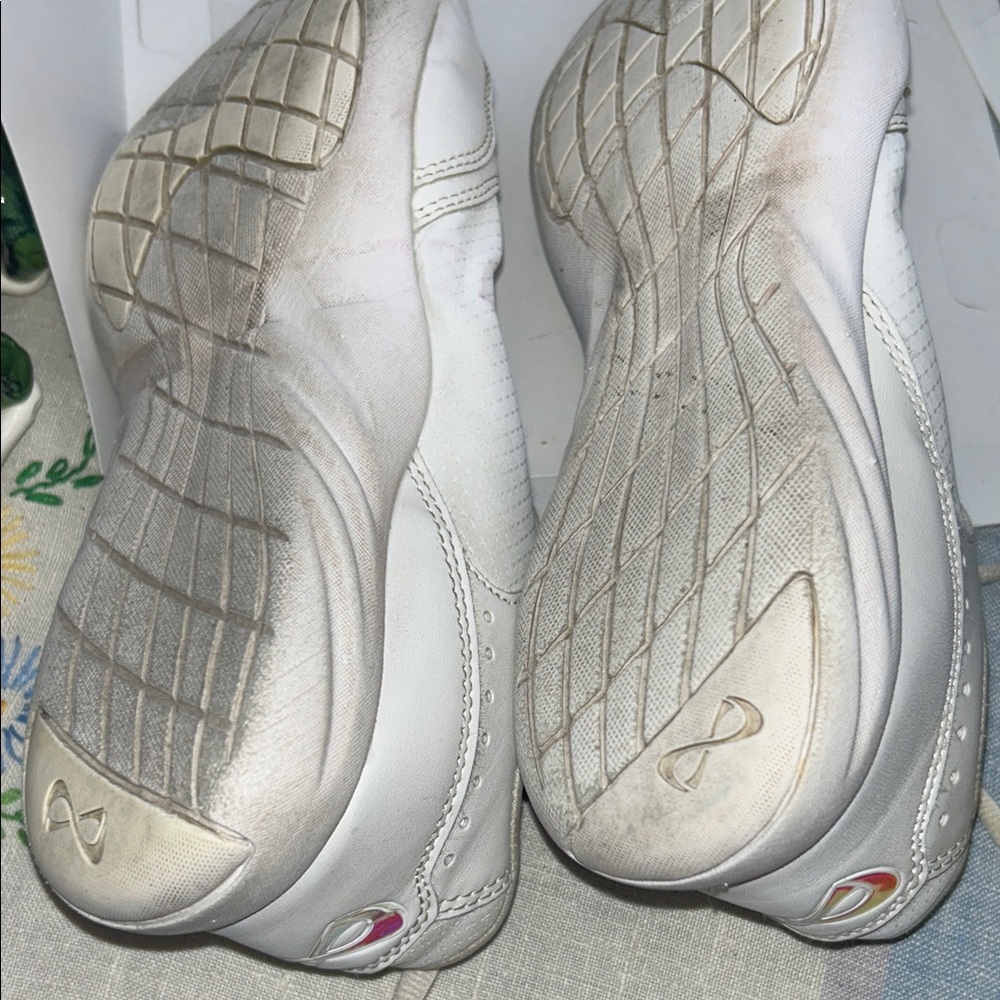 NFINITY White Women's Lace-Up Athletic Sneakers Cheer shoes size 8 - Picture 4 of 10